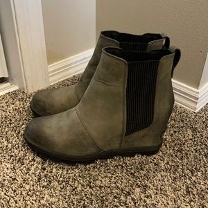 Barely worn Sorel boots